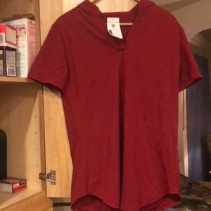 Stretchy shirt (or sexy dress) will flatter you